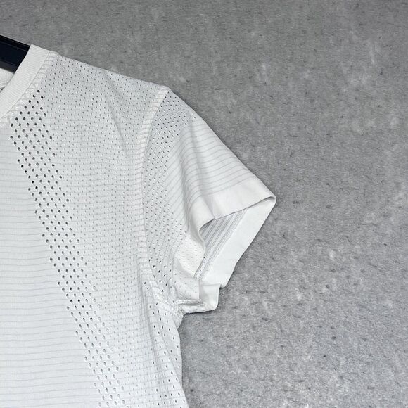 Lululemon Shirt Womens Size 6 White Short Sleeve Crew Neck Perforated Mesh Tee - Picture 3 of 12